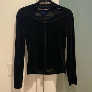 Long sleeved velvet top